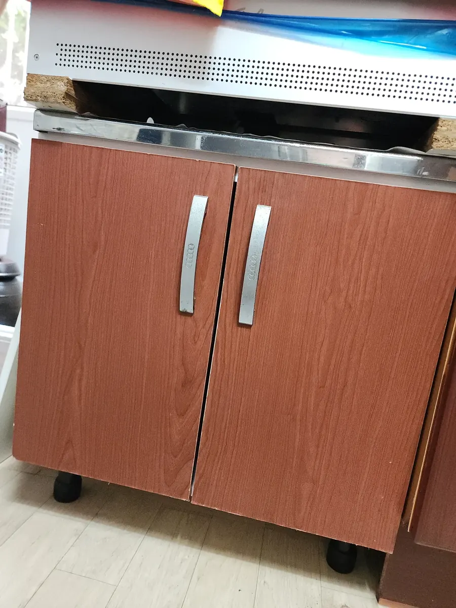 싱크대 문짝 처짐 수리 — 나란히 닫힌 하부장 문짝