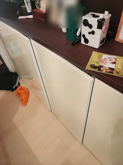 싱크대 원터치 교체 — 손잡이 없는 수납장 문짝